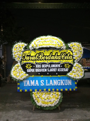 Papan Bunga Duka di Sungai Kunjang